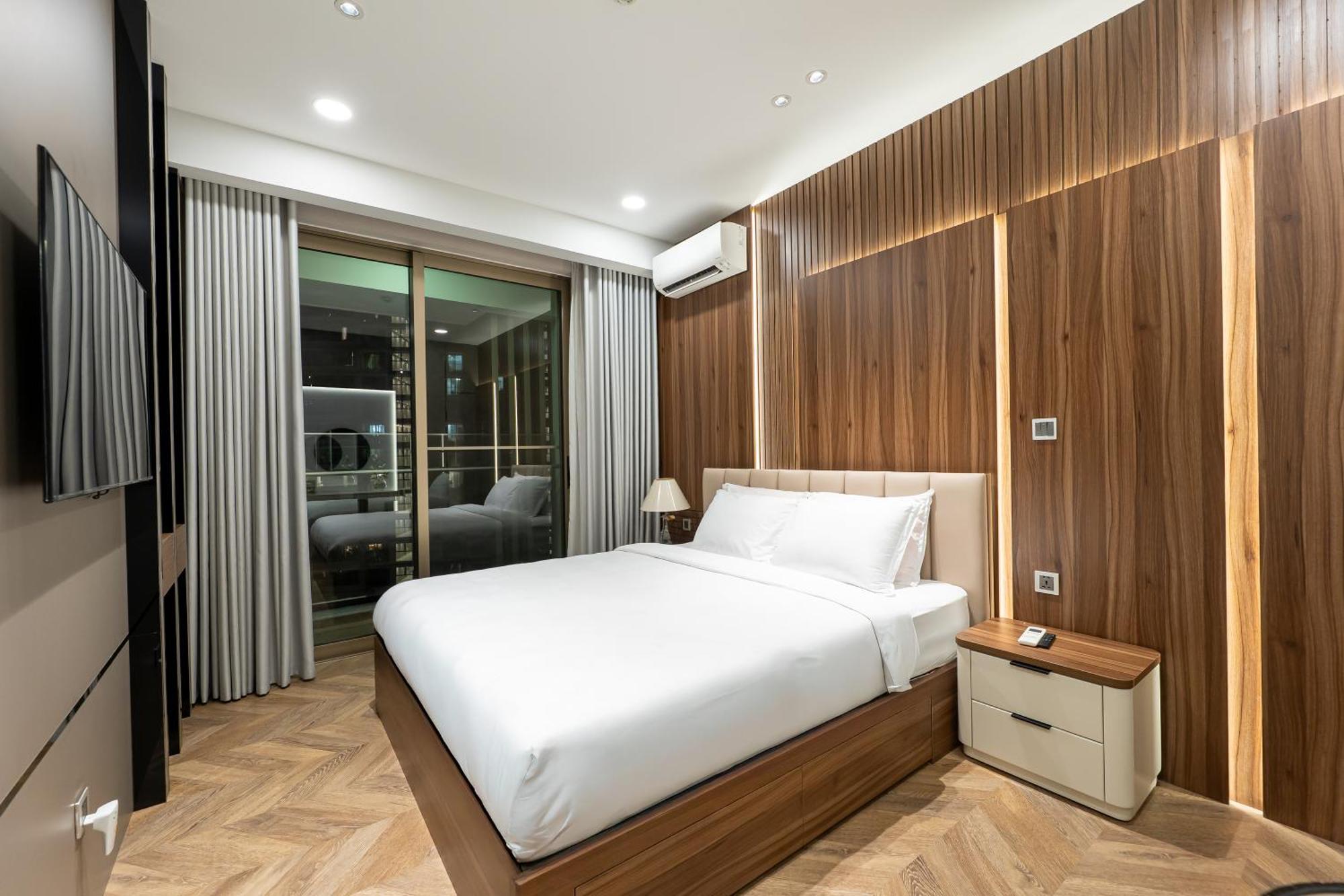 Midtown Premium Apartment *